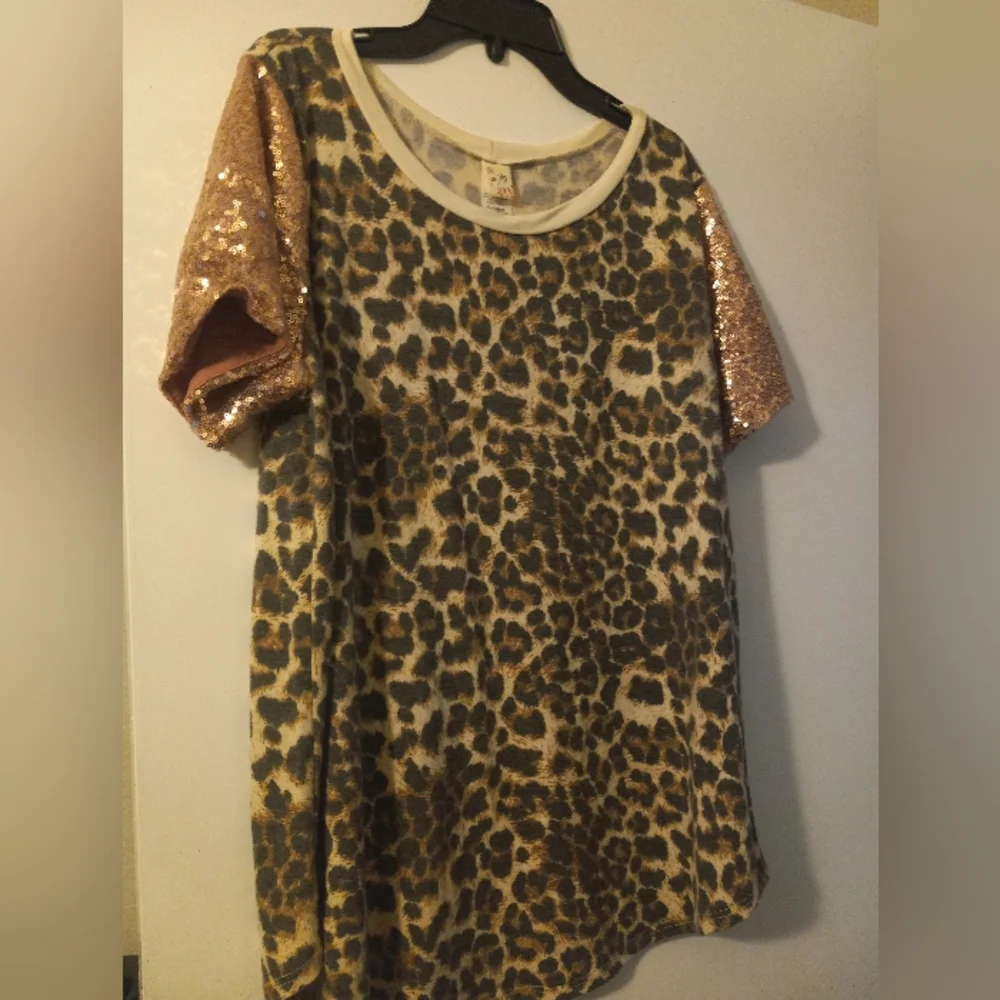 Sequined tshirt - Picture 2 of 4